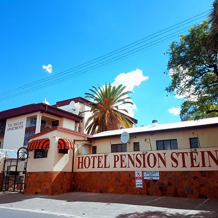 Hotel Pension Steiner Windhoek Esterno foto