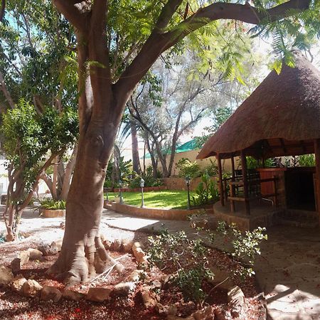 Hotel Pension Steiner Windhoek Esterno foto