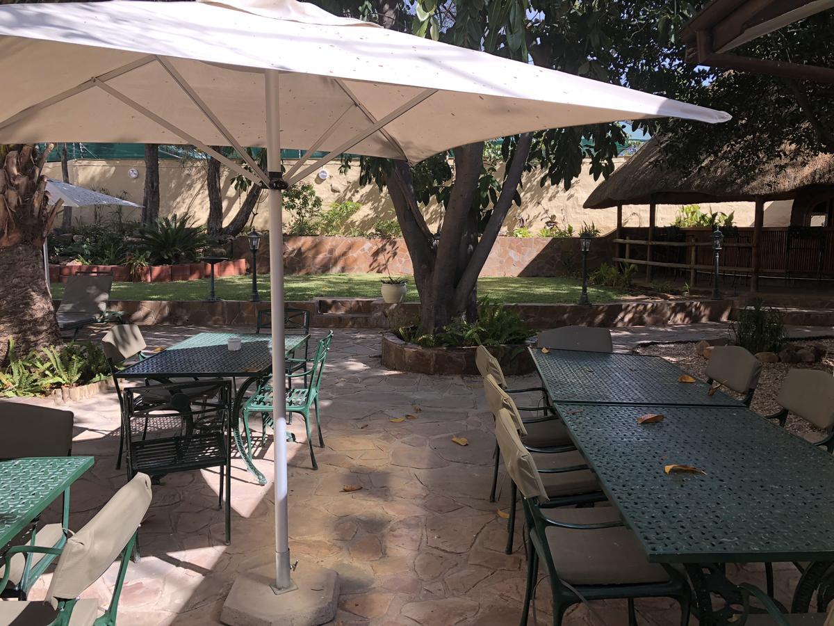 Hotel Pension Steiner Windhoek Esterno foto