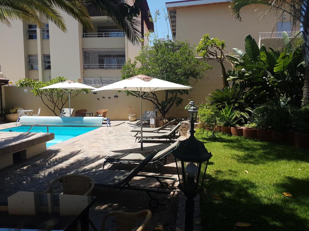 Hotel Pension Steiner Windhoek Esterno foto
