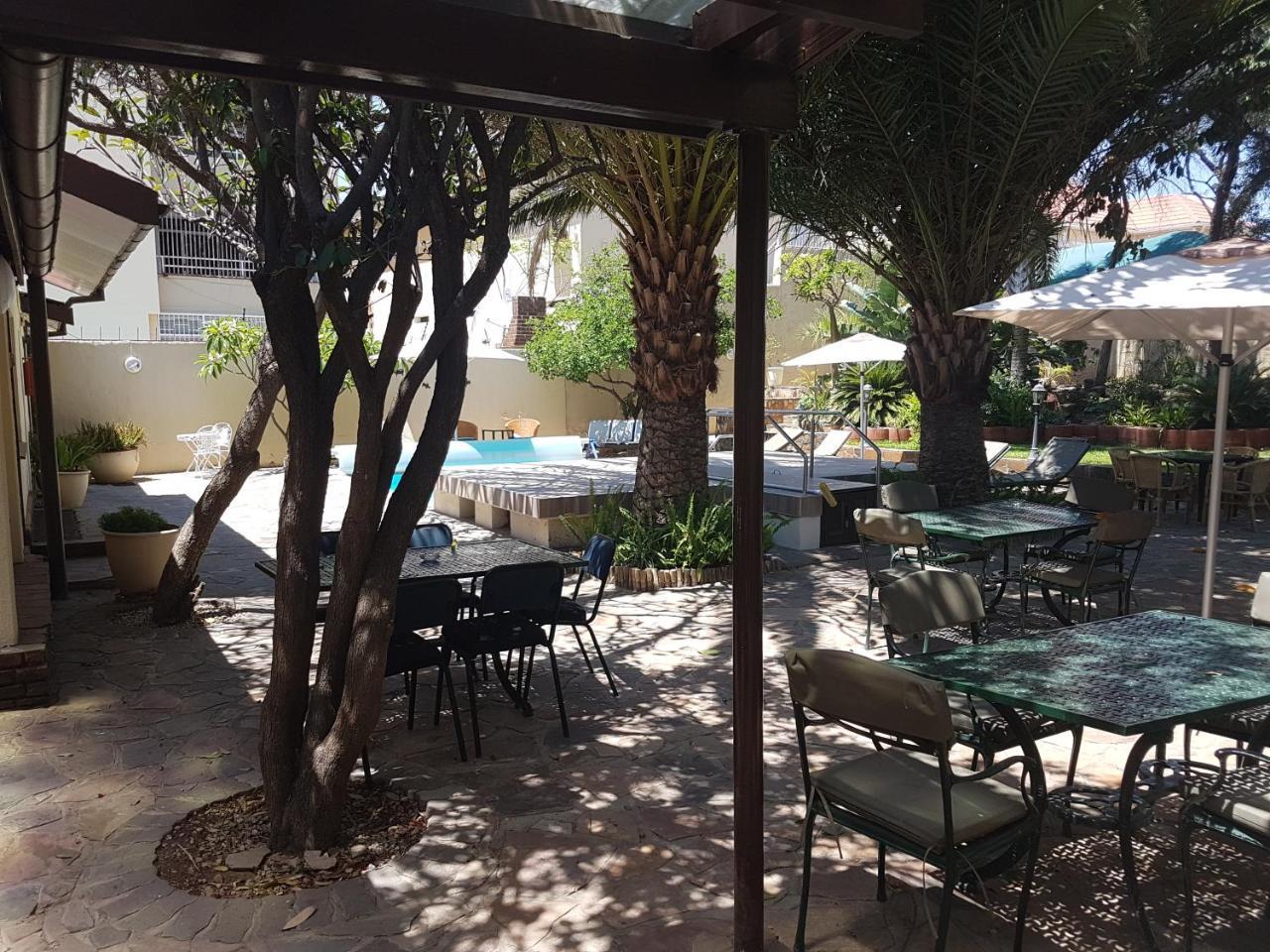 Hotel Pension Steiner Windhoek Esterno foto