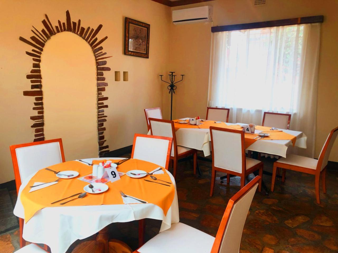 Hotel Pension Steiner Windhoek Esterno foto