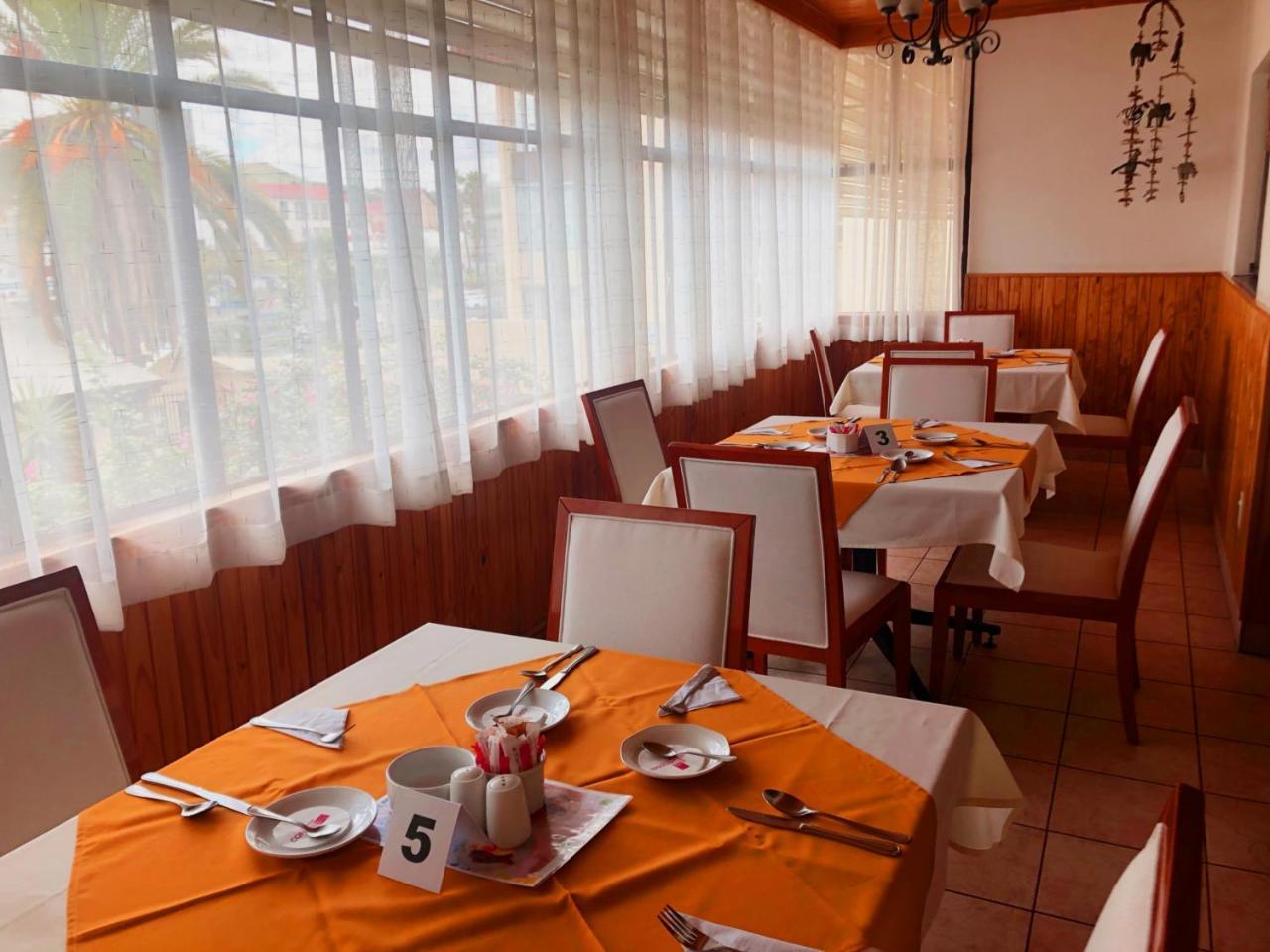 Hotel Pension Steiner Windhoek Esterno foto