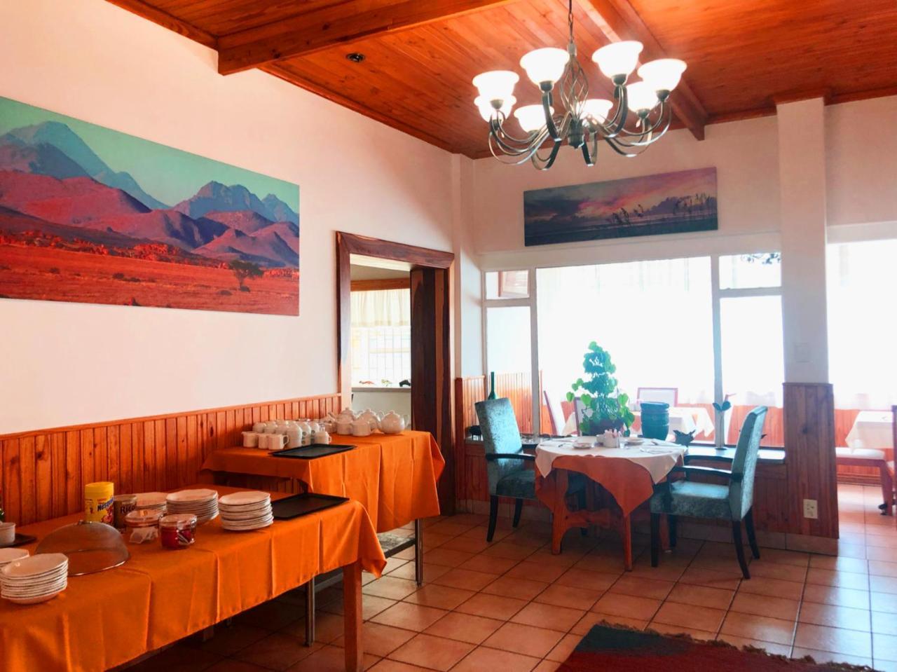 Hotel Pension Steiner Windhoek Esterno foto