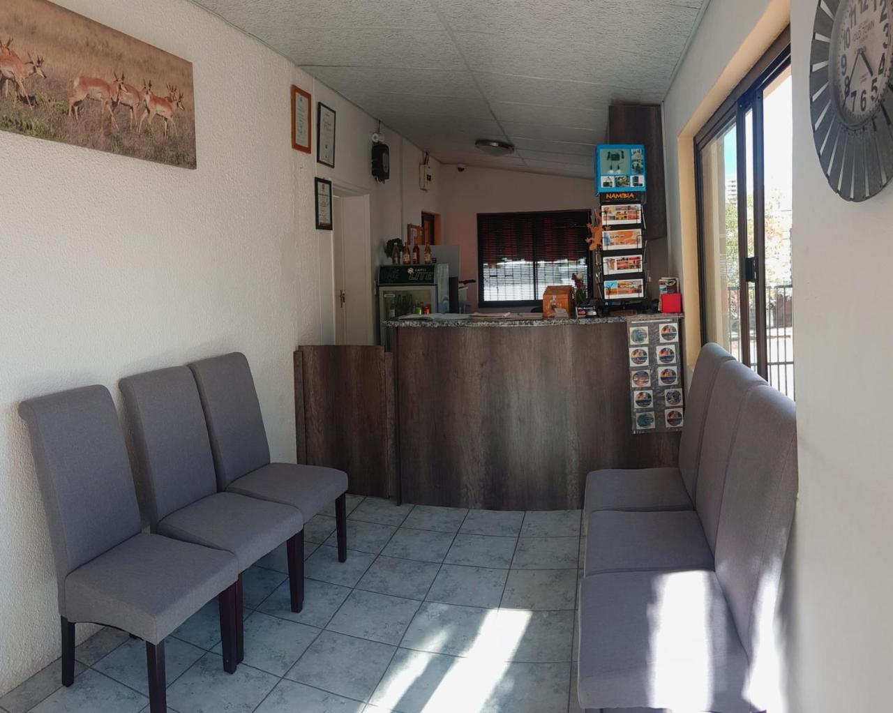 Hotel Pension Steiner Windhoek Esterno foto