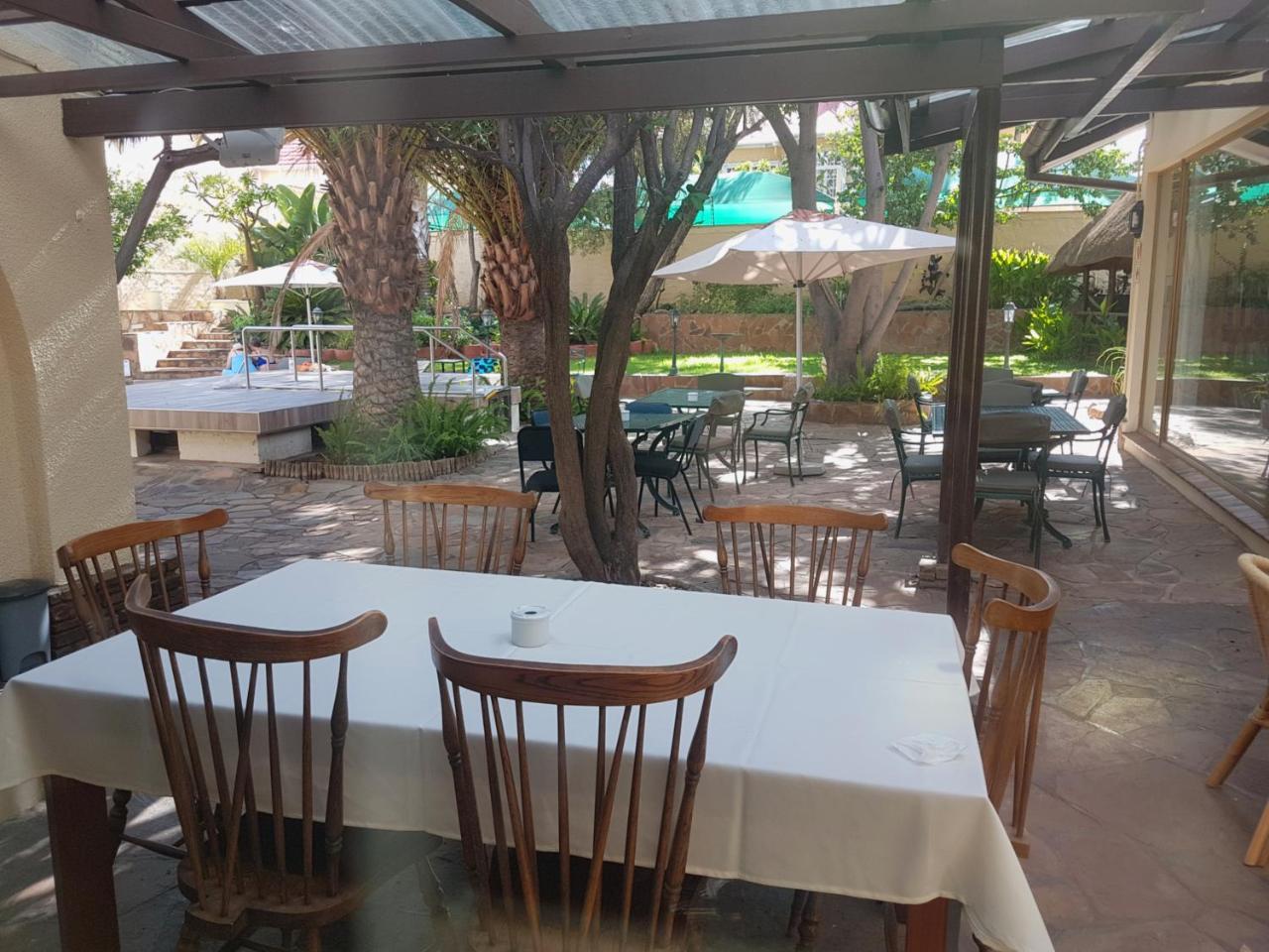 Hotel Pension Steiner Windhoek Esterno foto