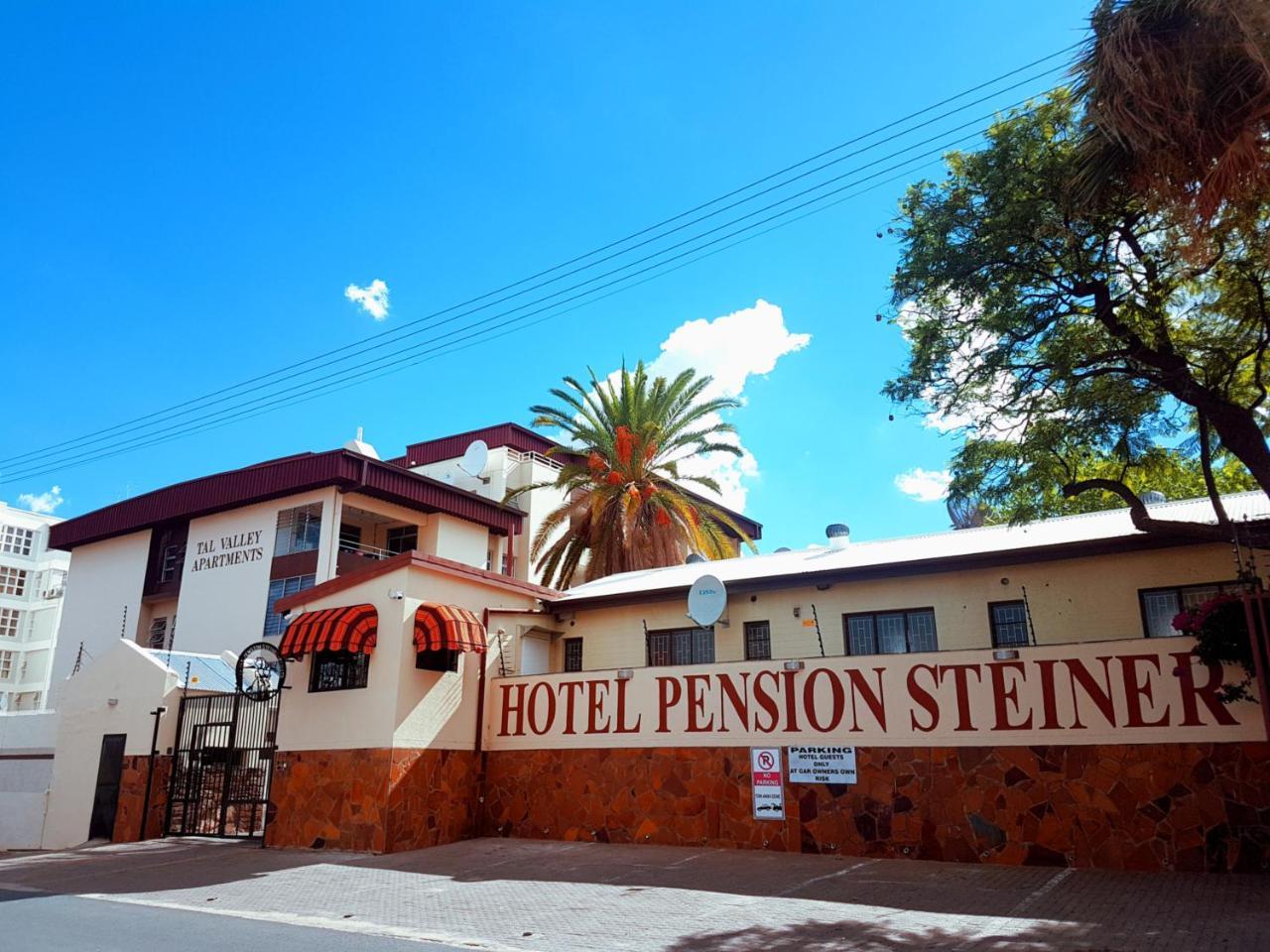 Hotel Pension Steiner Windhoek Esterno foto