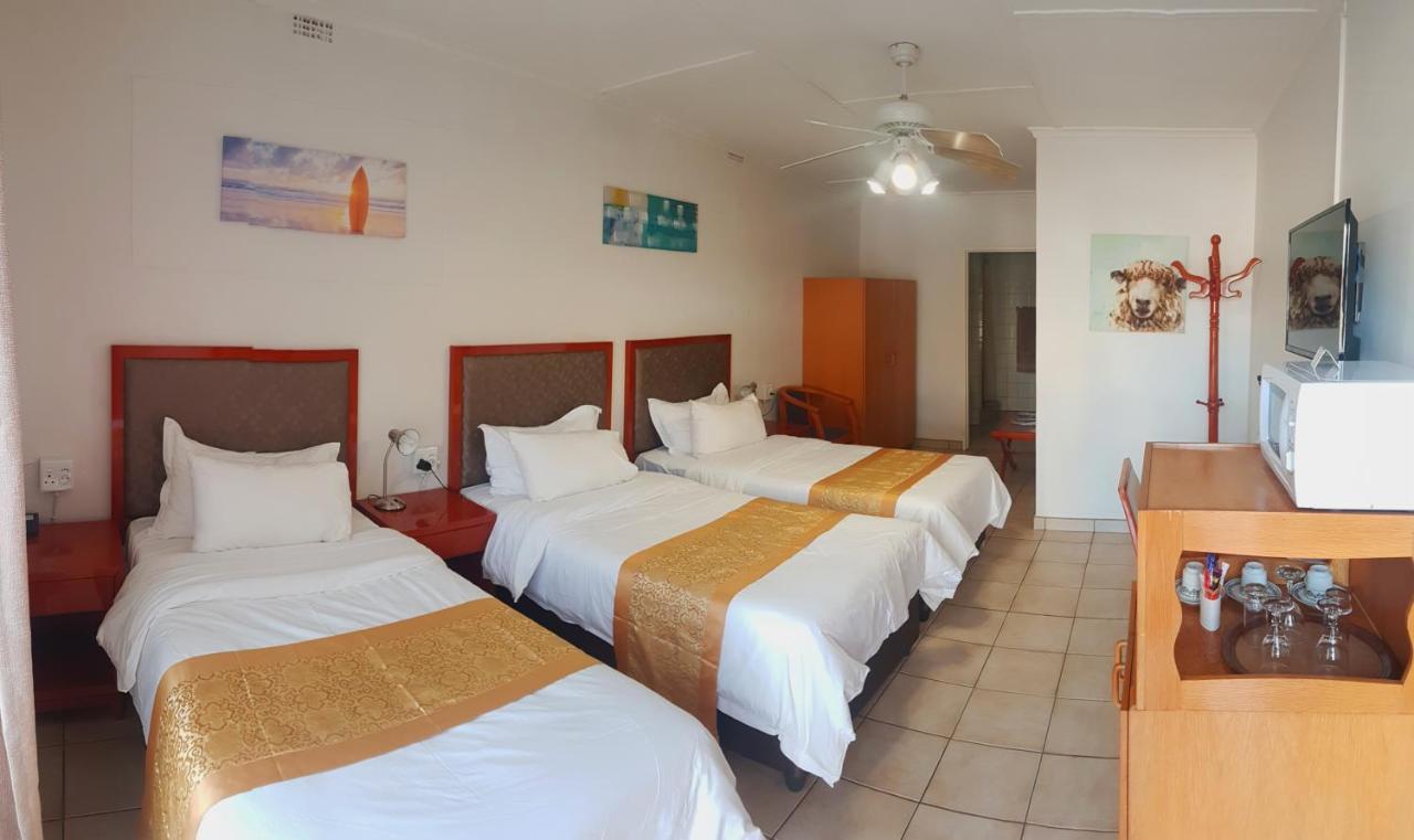 Hotel Pension Steiner Windhoek Esterno foto